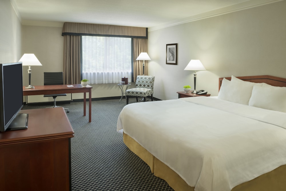 Toronto Don Valley Hotel and Suites