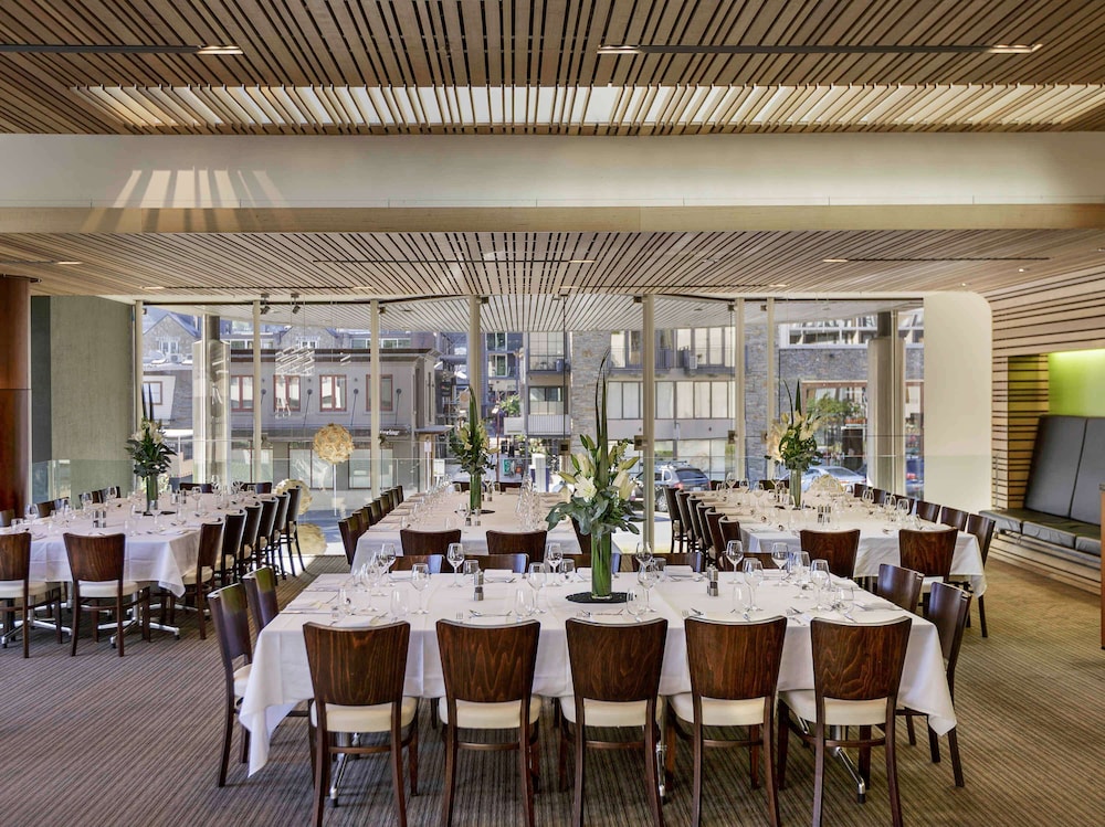 Novotel Queenstown Lakeside