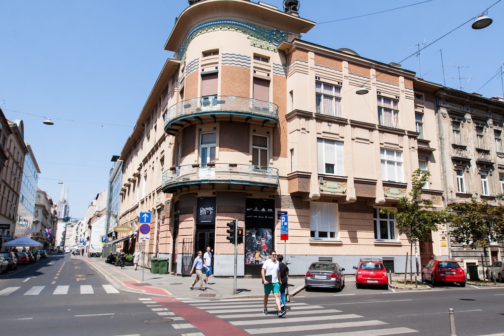 LOOX apartments Hatzova