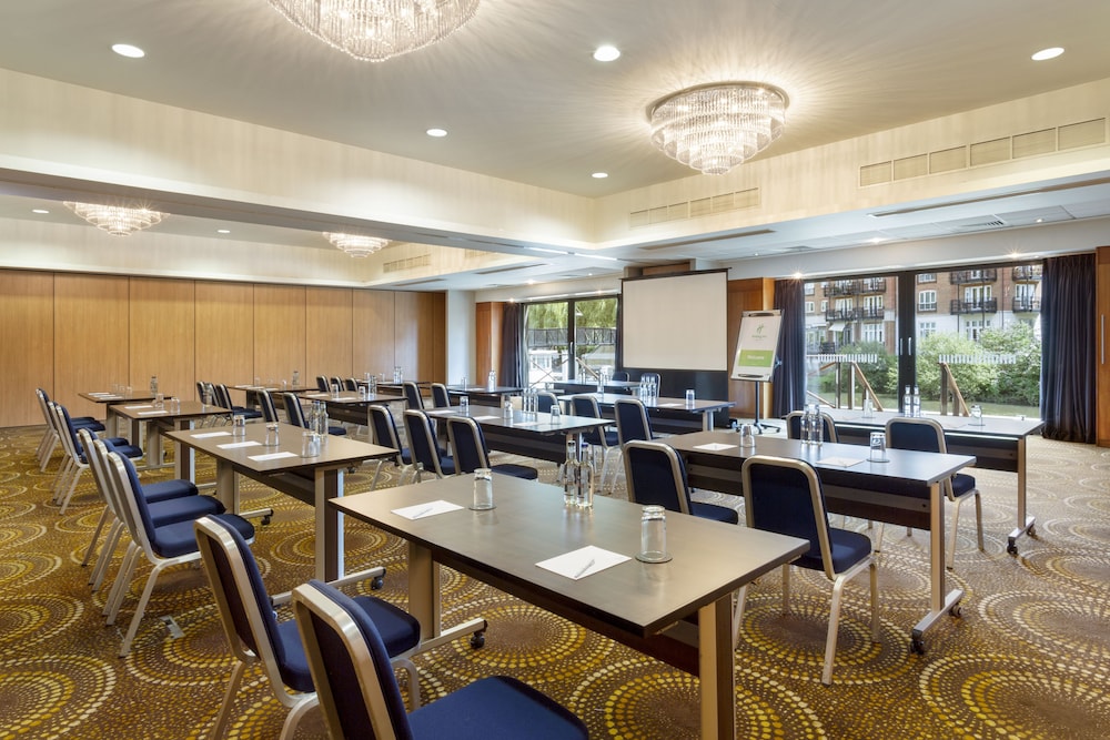 Holiday Inn London Brentford Lock by IHG