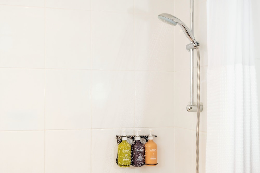 Holiday Inn London Brentford Lock by IHG