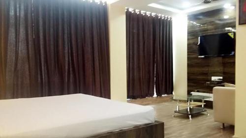 Hotel Crystal International
