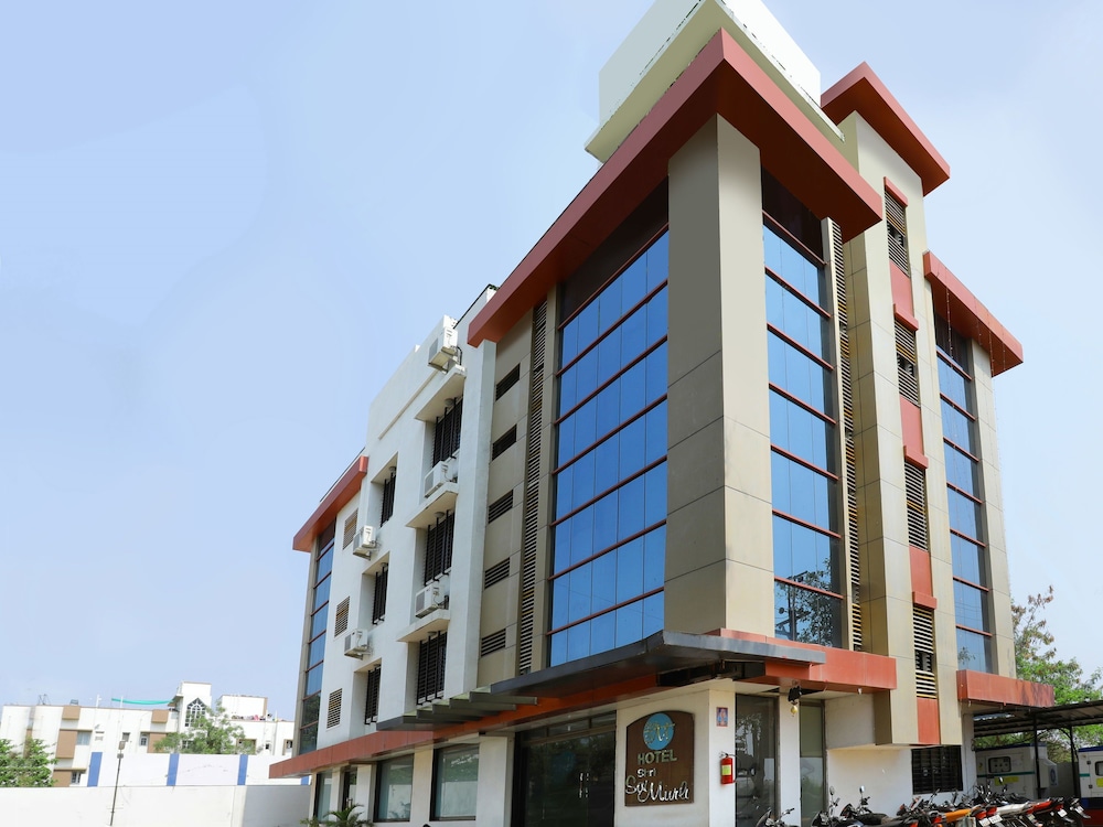 OYO 4198 Hotel Shri Sai Murli