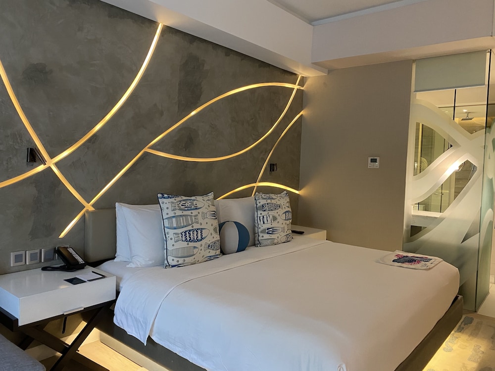 The Lind Boracay