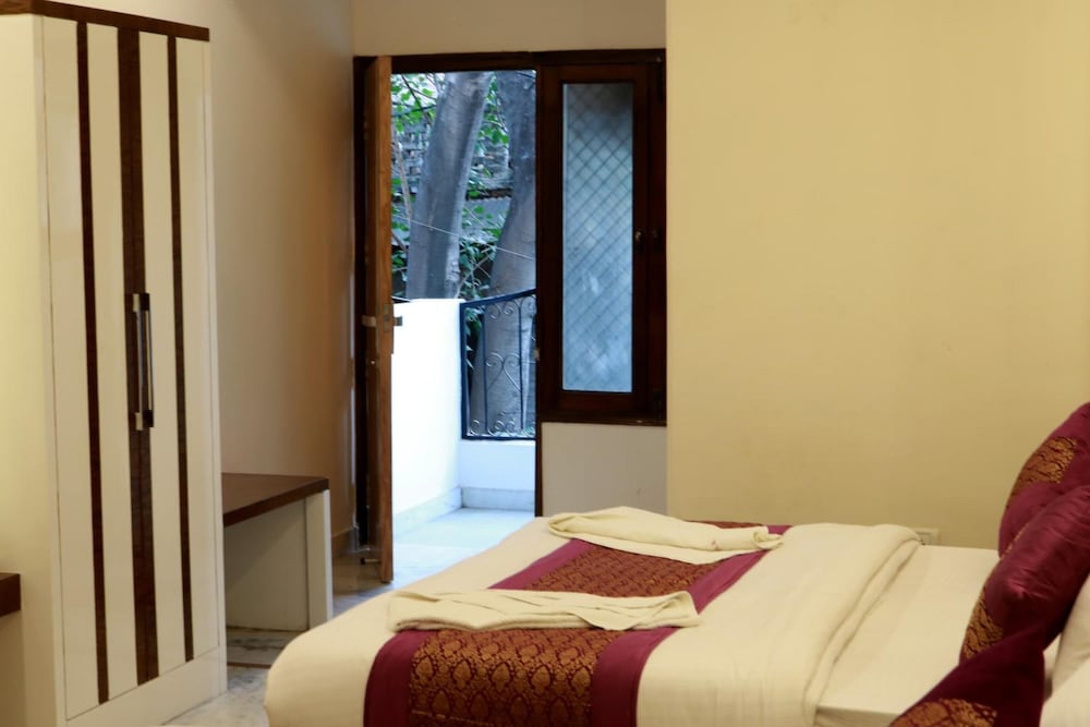 Hindustan- by Backpackers Heaven