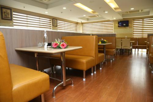 Raaj Bhaavan Clarks Inn Chennai