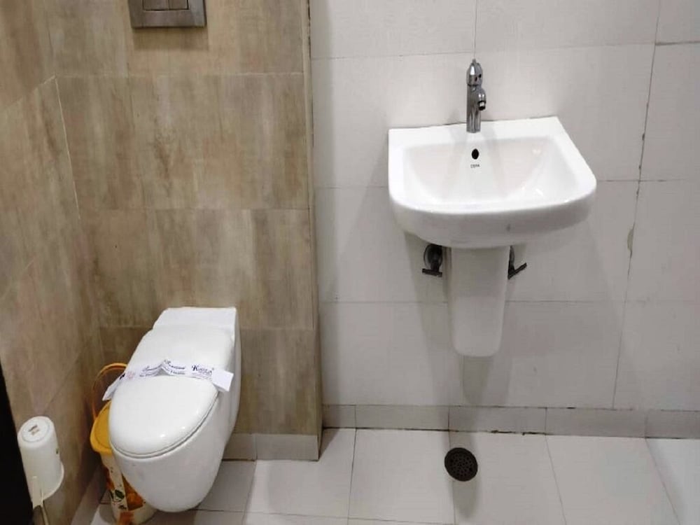 Hotel Mandakini Lush