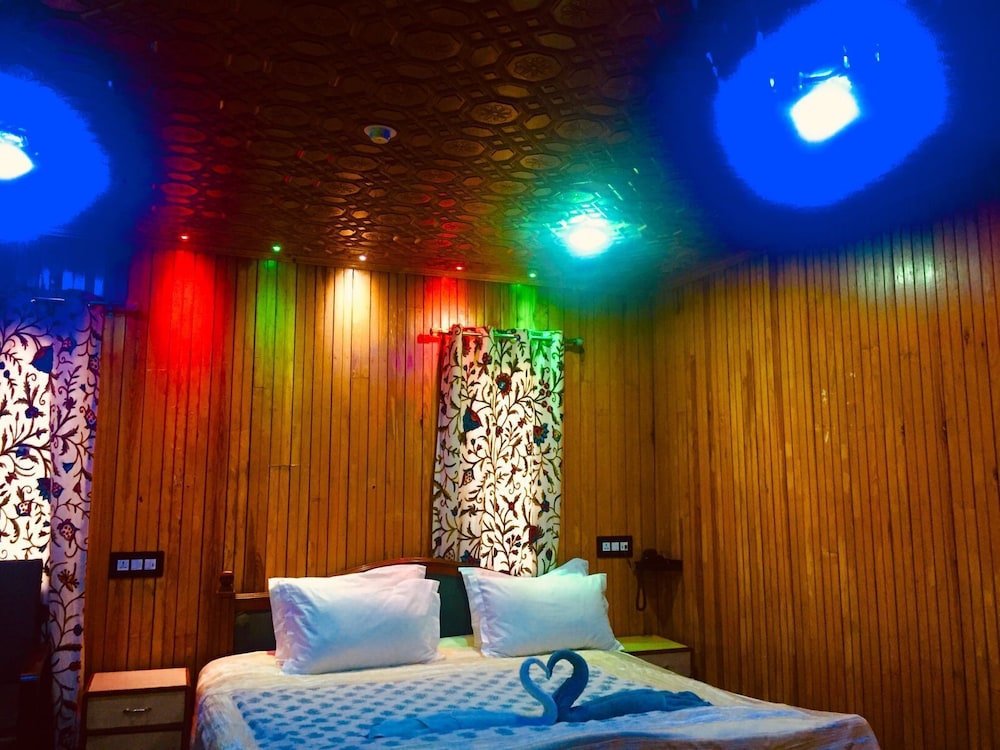 Pine View Resort Gulmarg