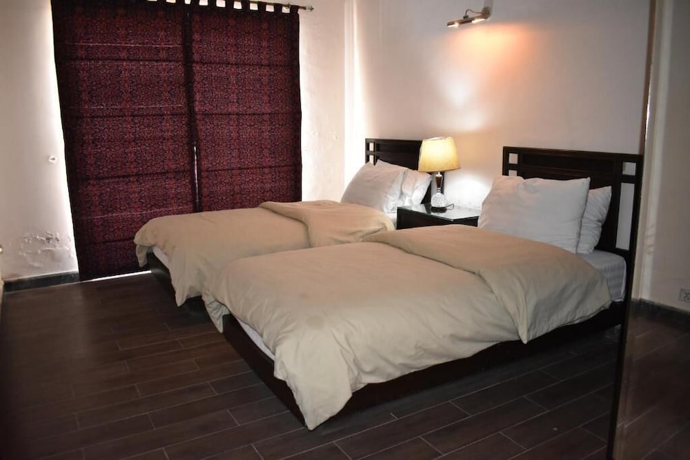 Summit Hotel