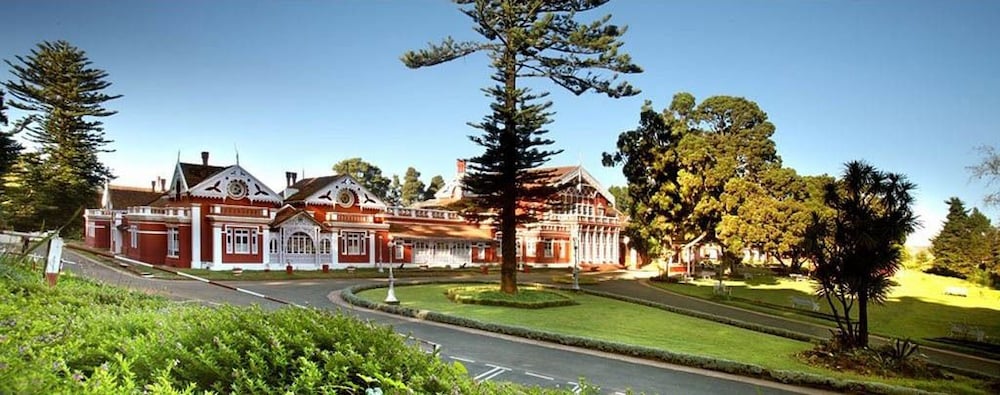WH Ferrnhills Royale Palace
