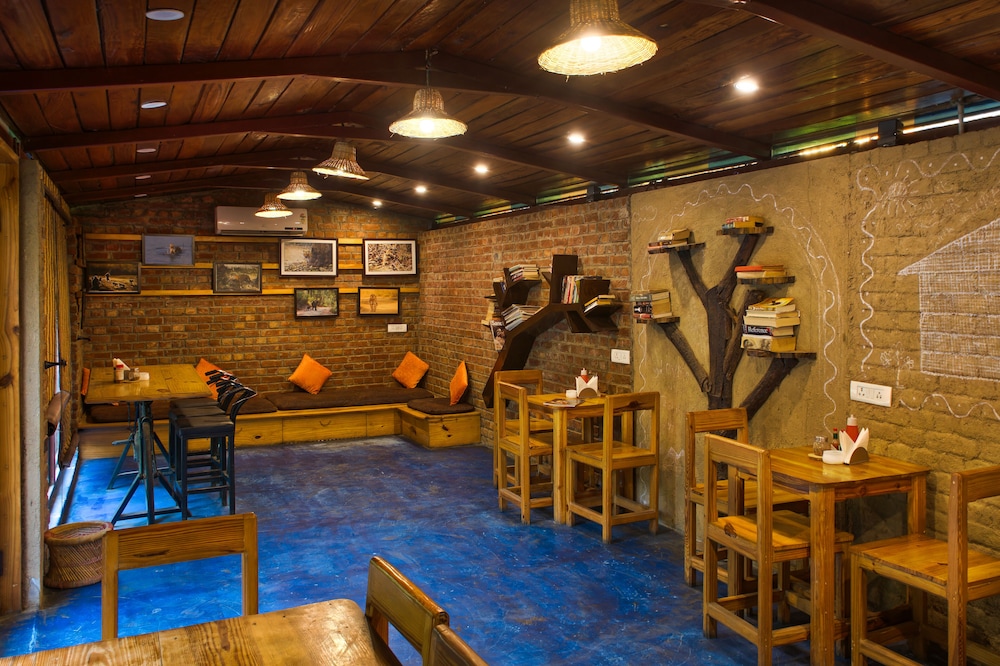 Corbett Machaan Resort