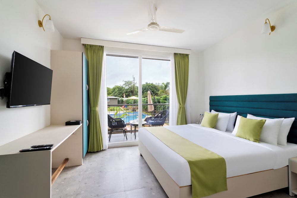 Stone Wood Hotel Amboli