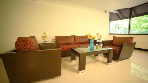 Hotel Raj Vihar Deluxe
