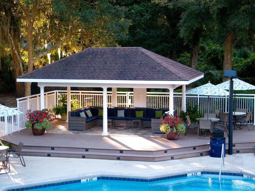 Palmera Inn and Suites