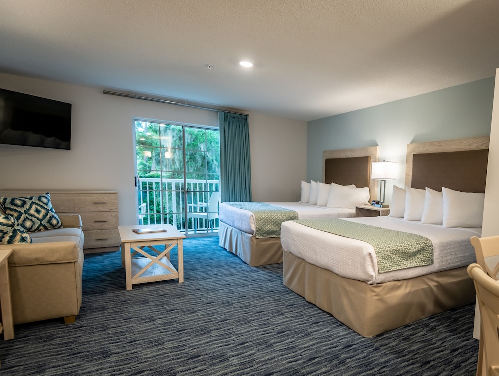 Palmera Inn and Suites