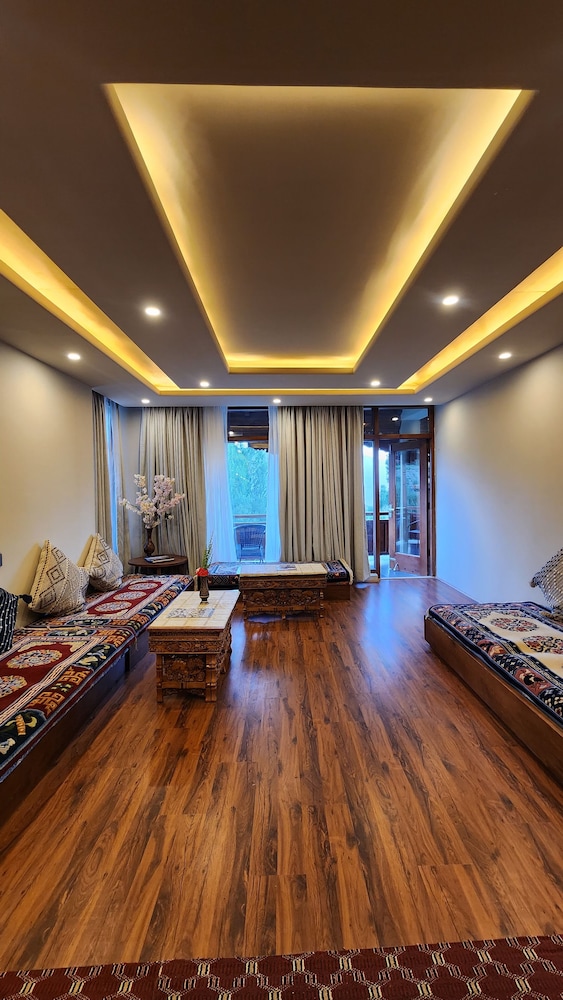 Hotel Ladakh Heights