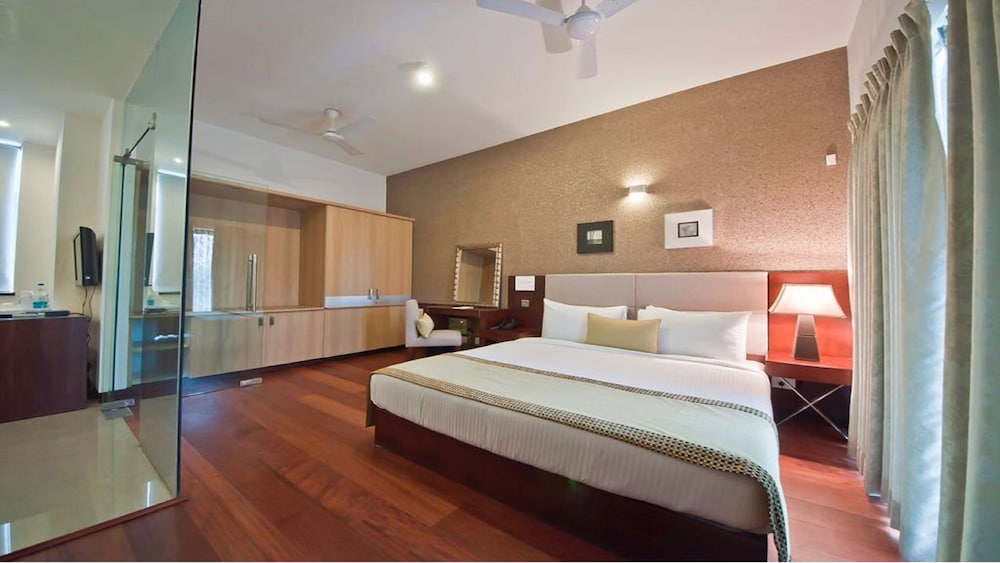 Hotel 91 Golf Course Road