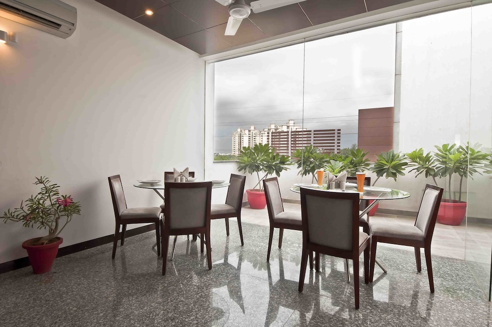 Hotel 91 Golf Course Road