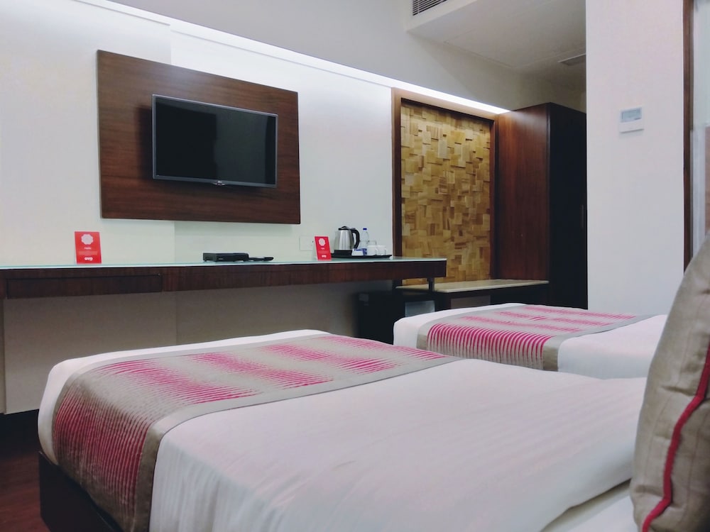OYO 7654 The Palladium Hotel