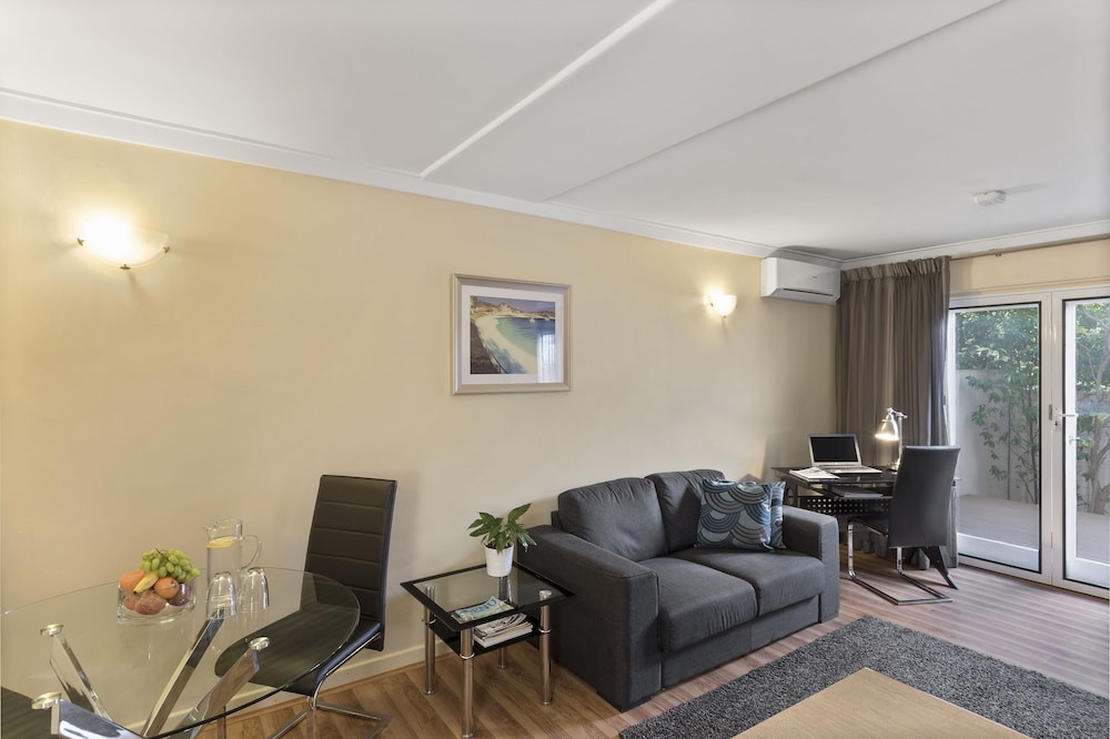 The Peninsula Riverside Serviced Apartments