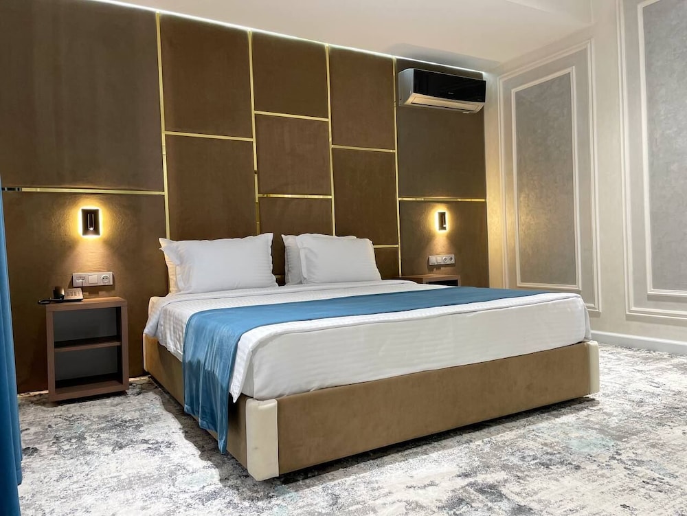 Friday Old City Hotel
