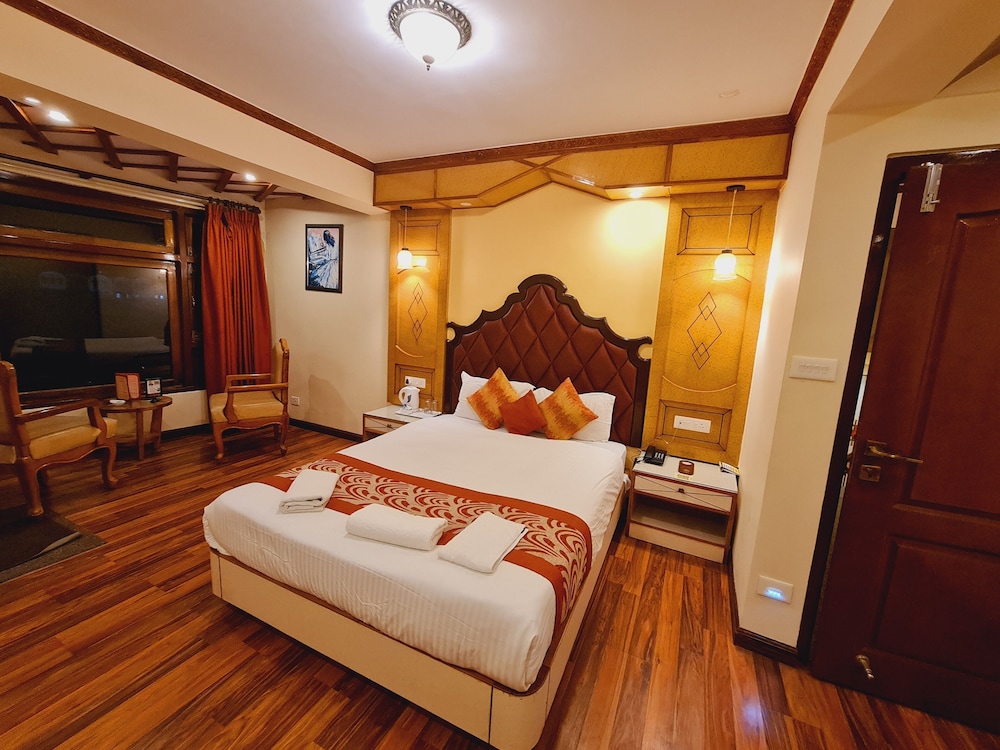Omega Residency, Boutique Hotel