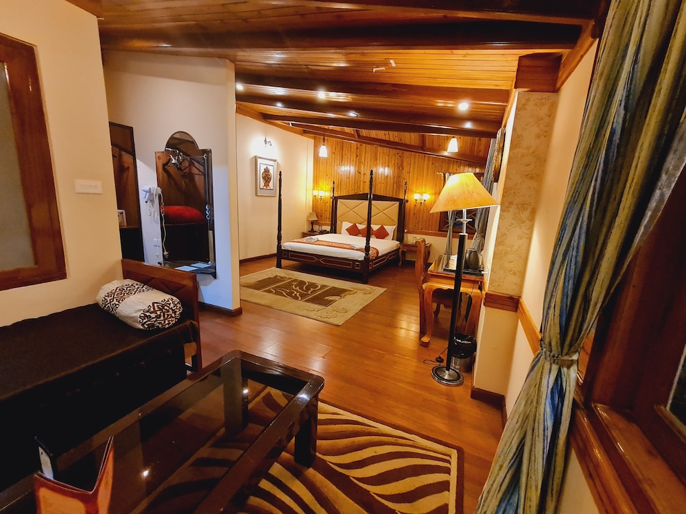Omega Residency, Boutique Hotel