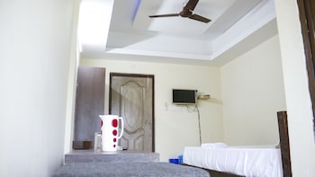 Hotel Sea N Sand