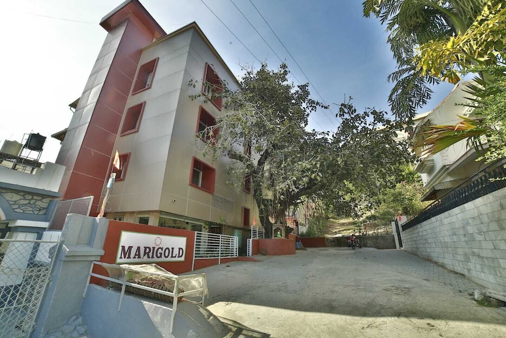 Hotel Marigold Mount Abu With Swimming Pool by SAH