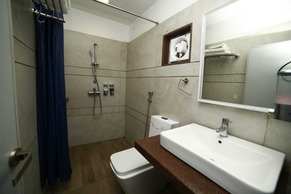 Hotel Marigold Mount Abu With Swimming Pool by SAH