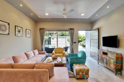 ELIVAAS Radhyam - Luxurious 2BHK Villa with Private Swimming Pool