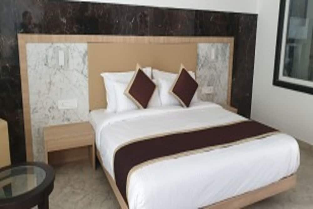 Villa Le Palms - A Luxury Resort In Udaipur