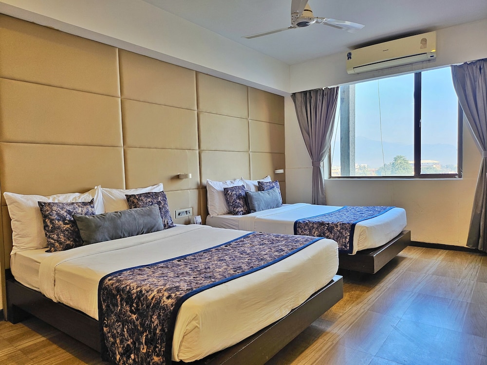 Voyage Milestone Hotel & Banquet