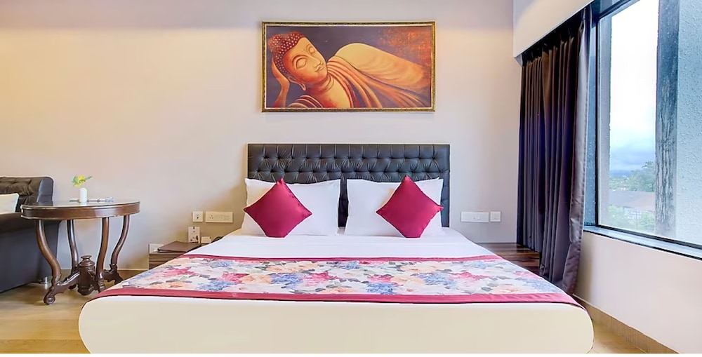 Voyage Milestone Hotel & Banquet