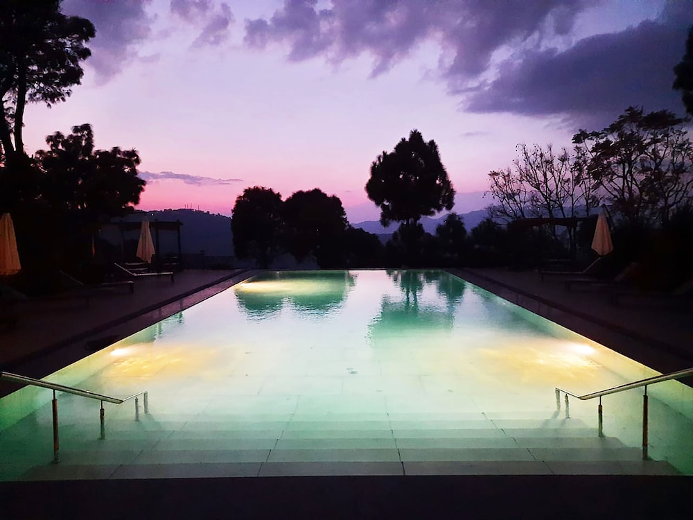 Suryavilas Luxury Resort & Spa
