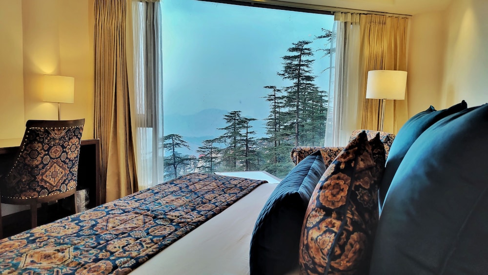 Royale Retreat Hotel & Spa Near Mall Road