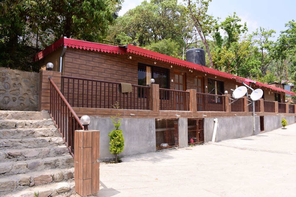 Damyanti Hotel And Resort