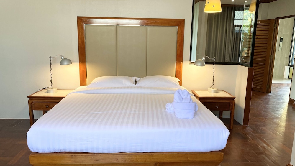 NT Place Sukhumvit Suites