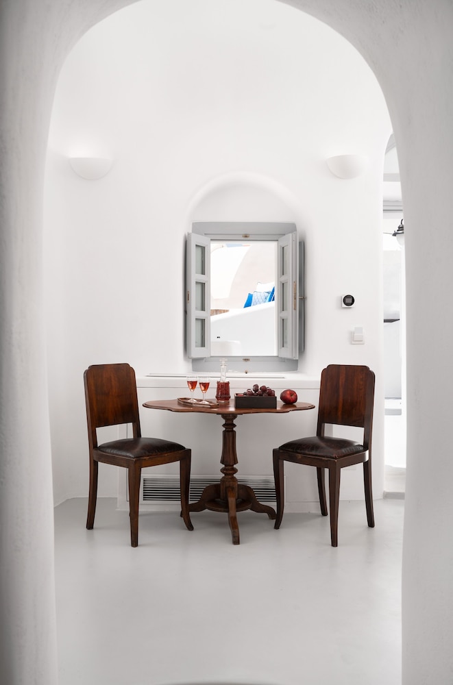 Oia Spirit Boutique Residences