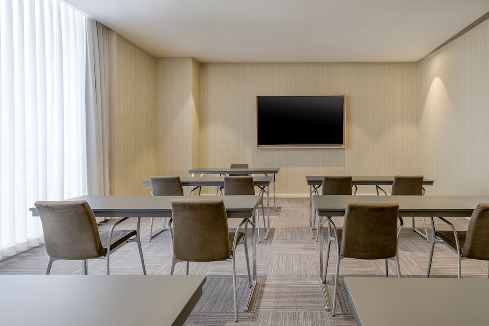 AC Hotel Valencia by Marriott