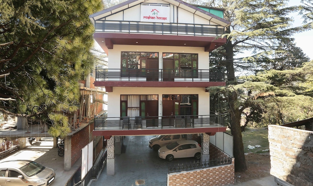 Treebo Roshan House With Valley View	