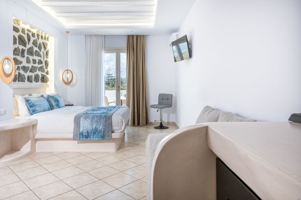 Liana Beach Hotel & Spa