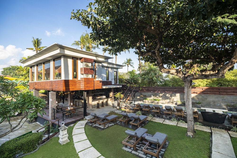 Bali Dynasty Resort