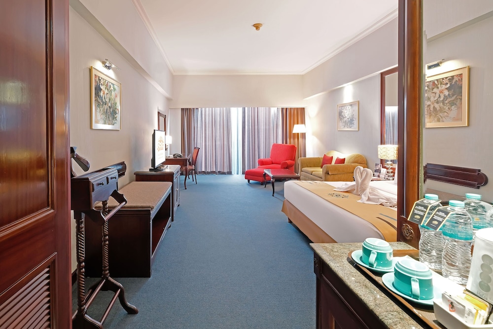 Sunlake Waterfront Resort & Convention Jakarta