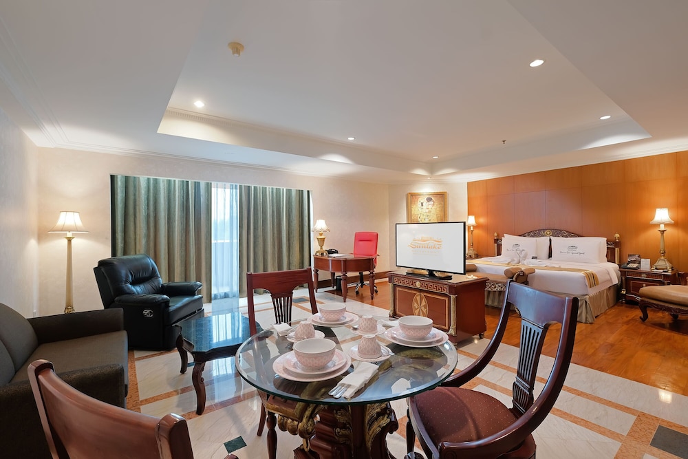 Sunlake Waterfront Resort & Convention Jakarta