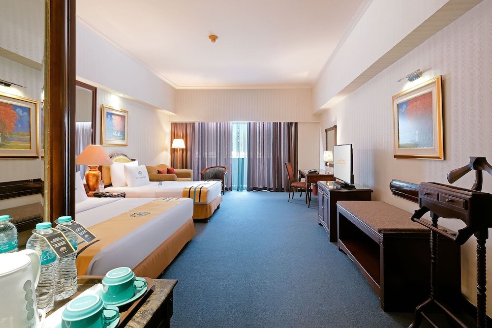 Sunlake Waterfront Resort & Convention Jakarta