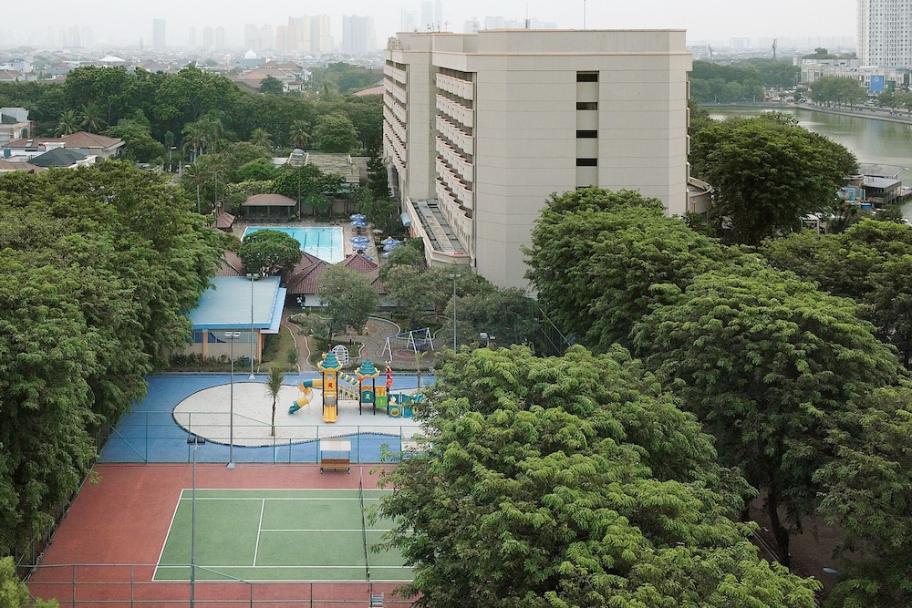 Sunlake Waterfront Resort & Convention Jakarta