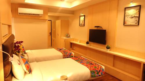 FabHotel K Sqaure Koyambedu