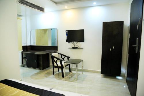 Super Townhouse Benz Circle MG Road