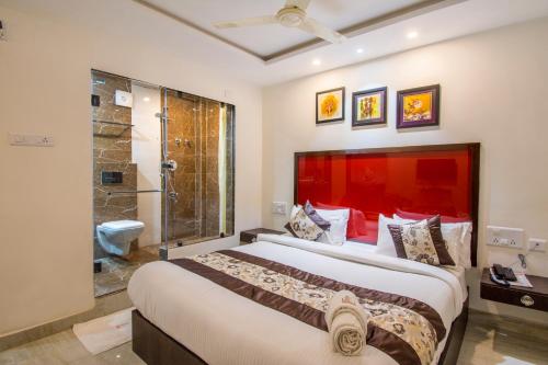 Super Townhouse Benz Circle MG Road